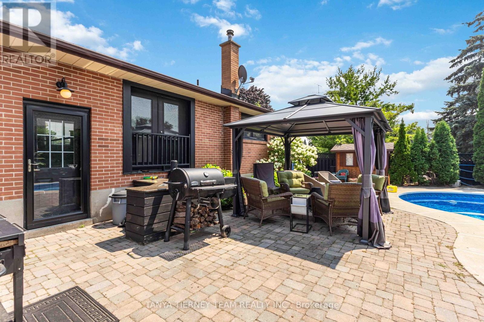 Photo 41 of 54 Montgomery Avenue, Whitby ON
