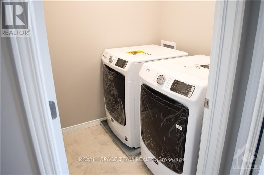 Photo 14 of 493 Cope Drive, Ottawa ON