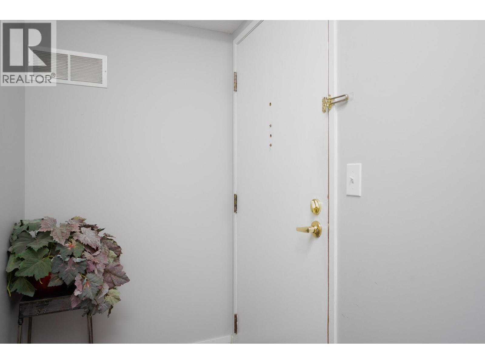Photo 25 of 1045 Sutherland Avenue Unit 315 A, Kelowna BC