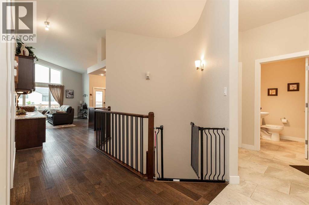 Photo 4 of 342 Sixmile Ridge S, Lethbridge AB