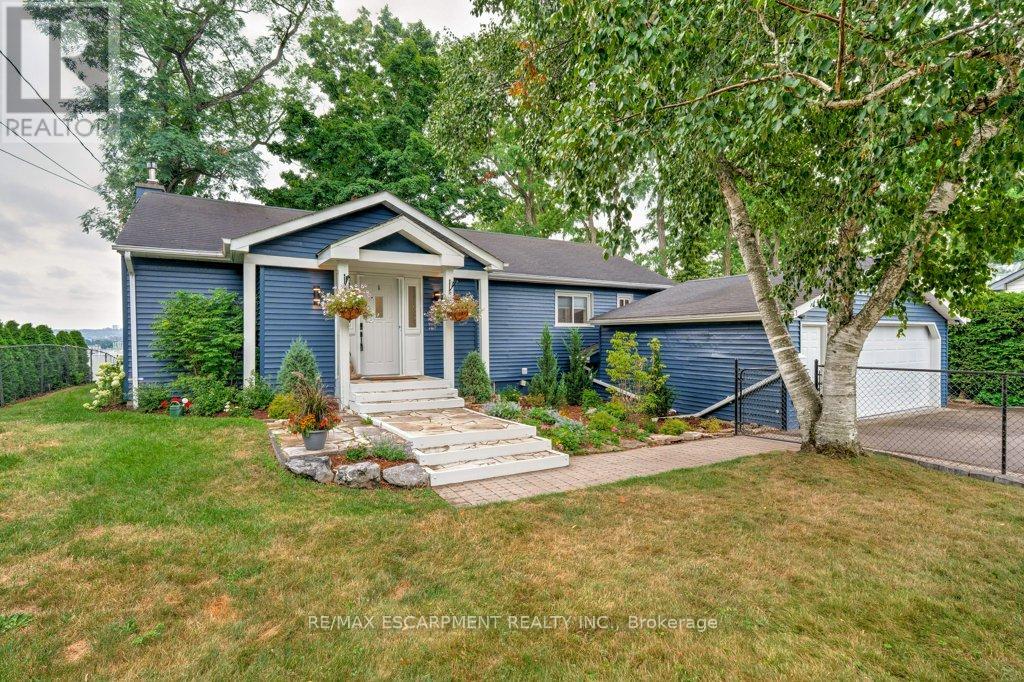 Photo 1 of 636 West Oval Drive, Burlington ON