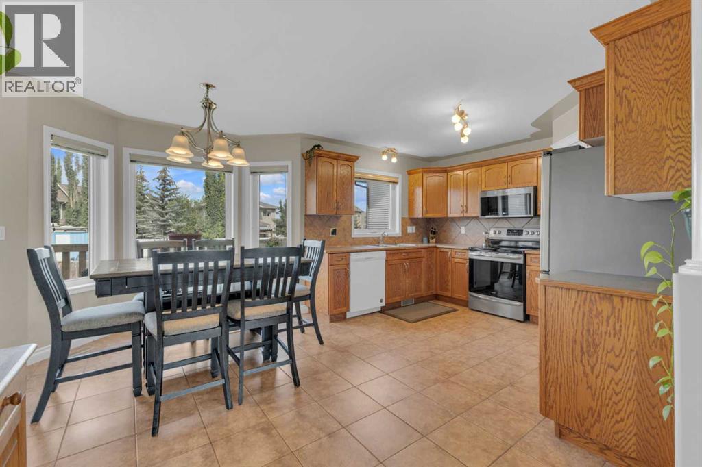 Photo 4 of 37 Reynolds Road, Sylvan Lake AB
