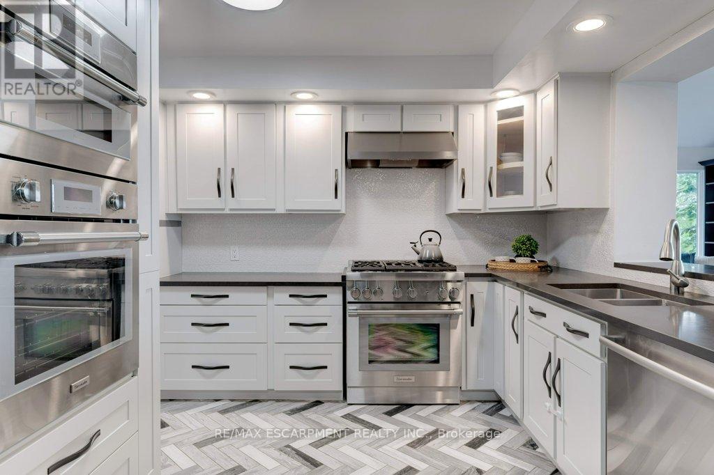 Photo 17 of 636 West Oval Drive, Burlington ON