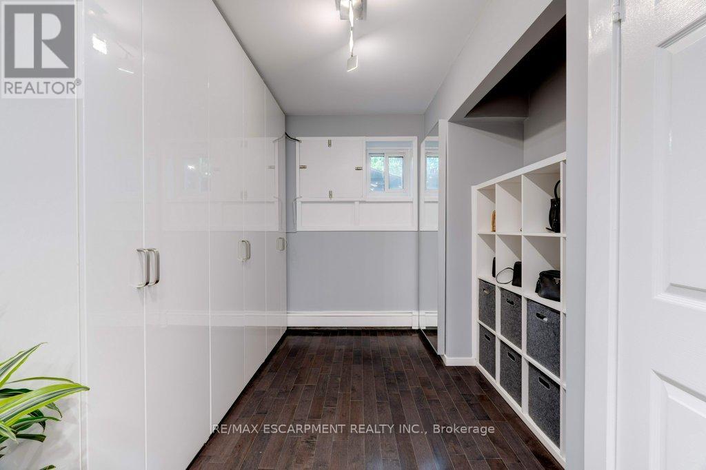 Photo 25 of 636 West Oval Drive, Burlington ON