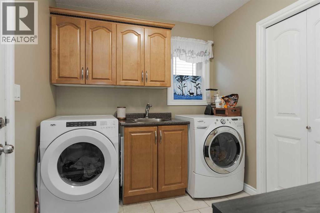Photo 18 of 233 Lynx Crescent, Fort Mcmurray AB