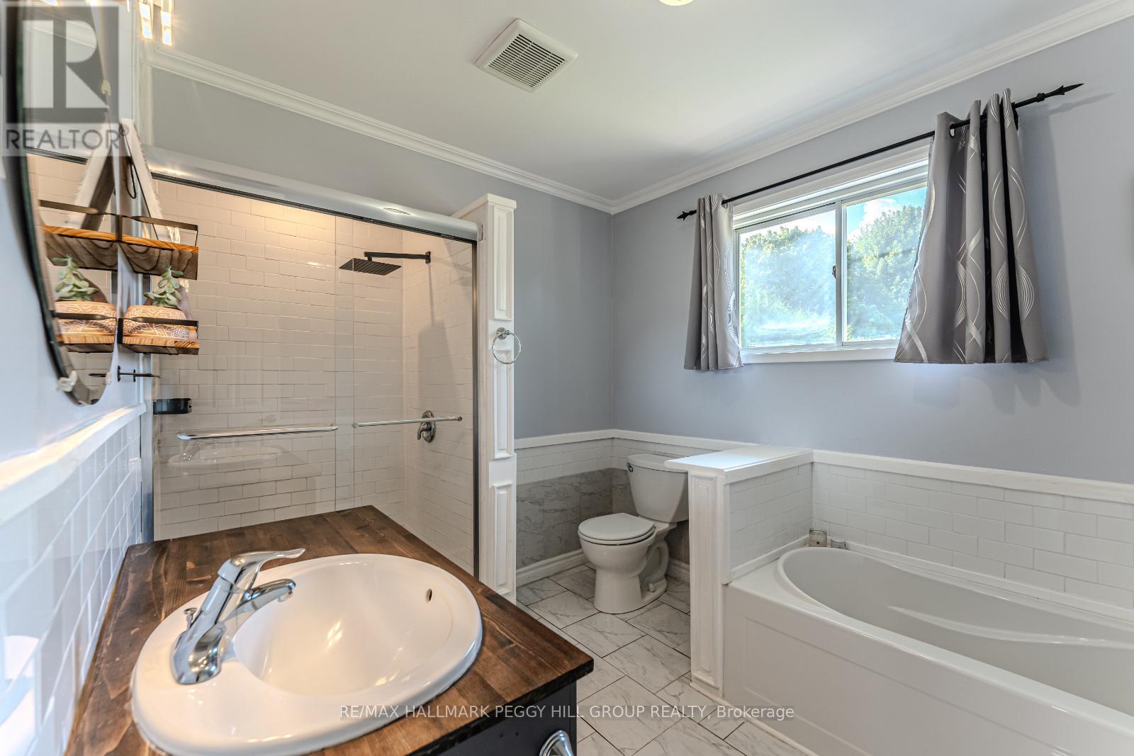 Photo 7 of 326 Mcnicoll Street, Tay ON