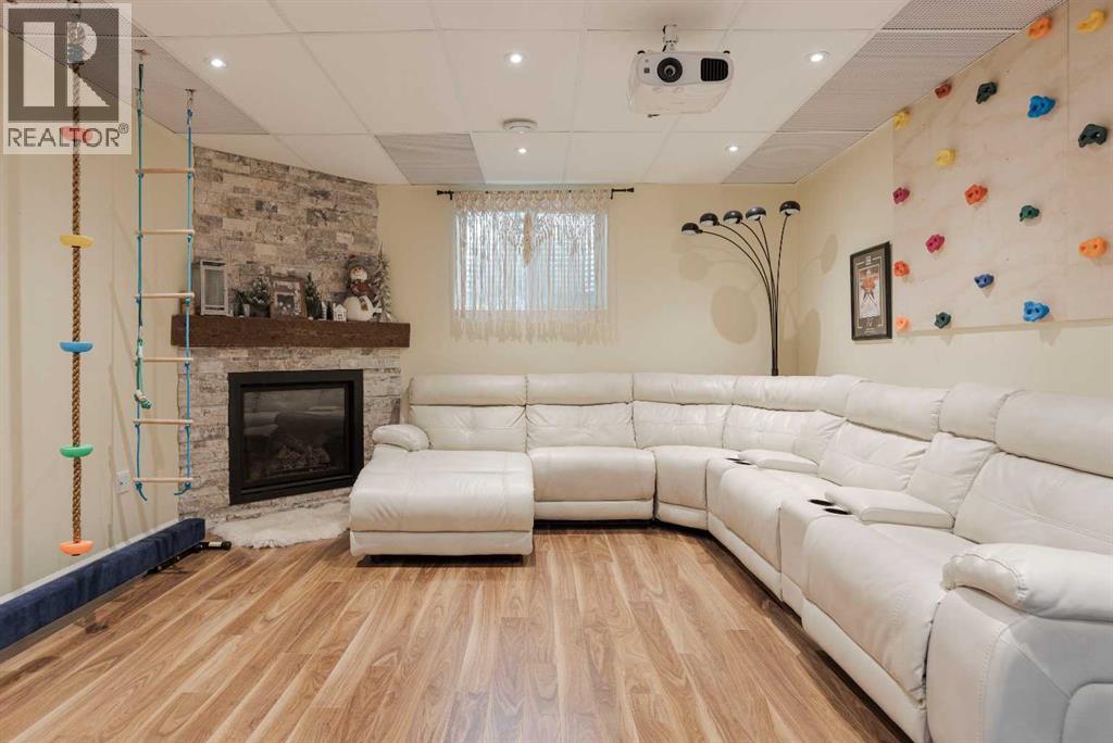 Photo 34 of 233 Lynx Crescent, Fort Mcmurray AB