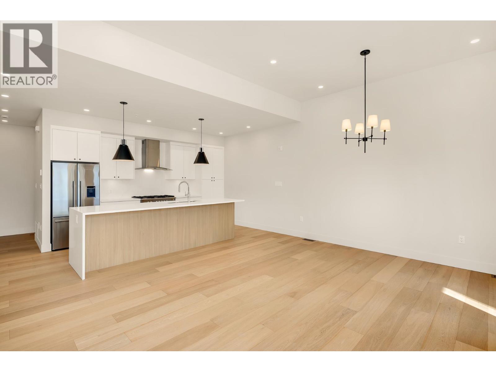 3 3407 MAMQUAM ROAD, Squamish