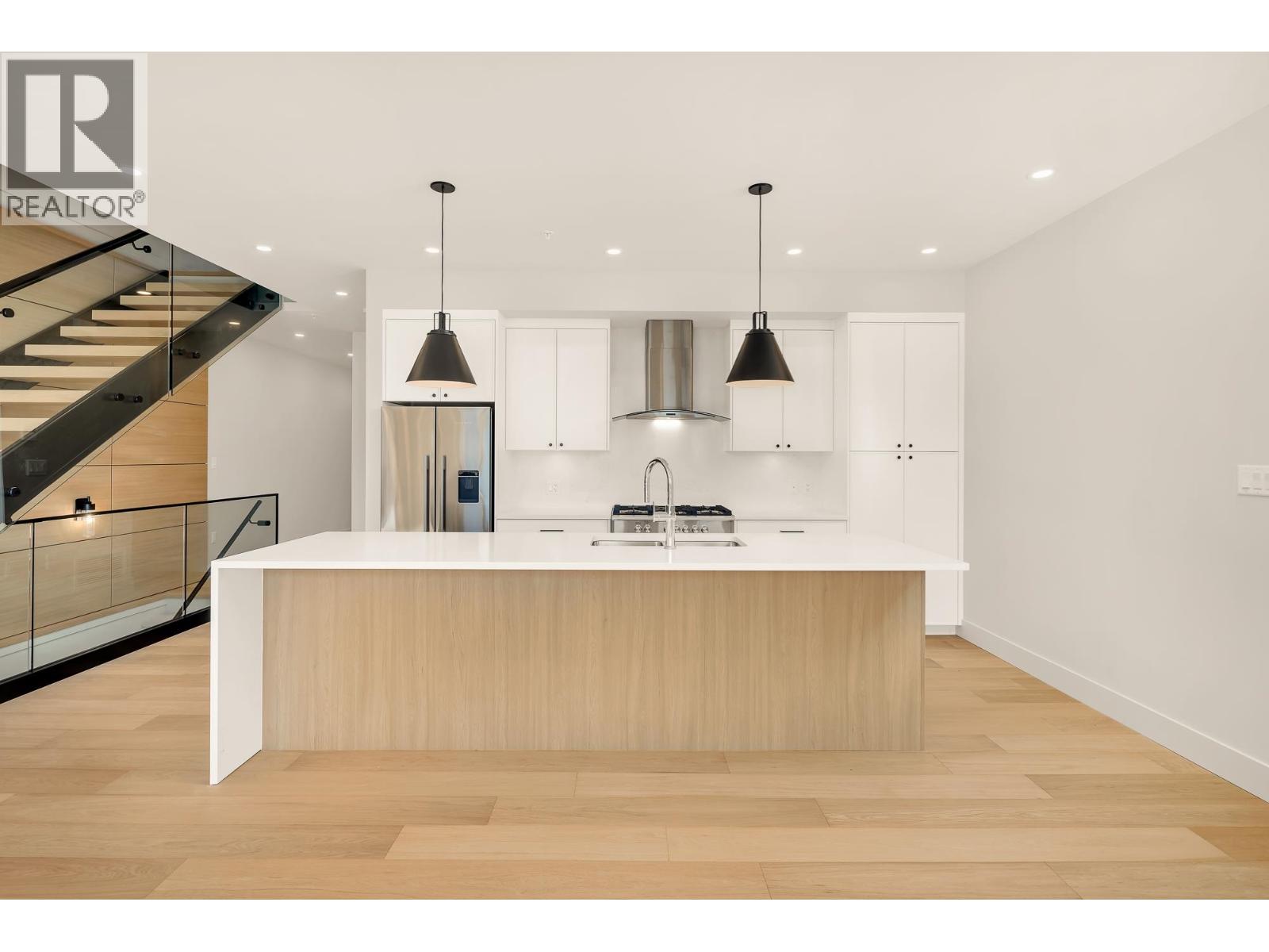 3 3407 MAMQUAM ROAD, Squamish
