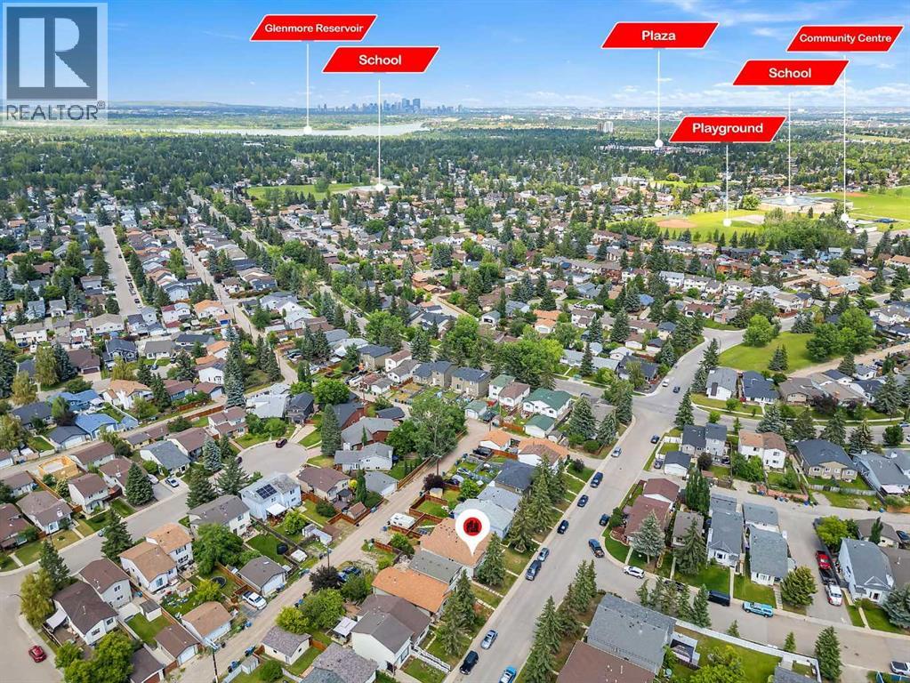 Photo 2 of 199 Cedardale Road Sw, Calgary AB