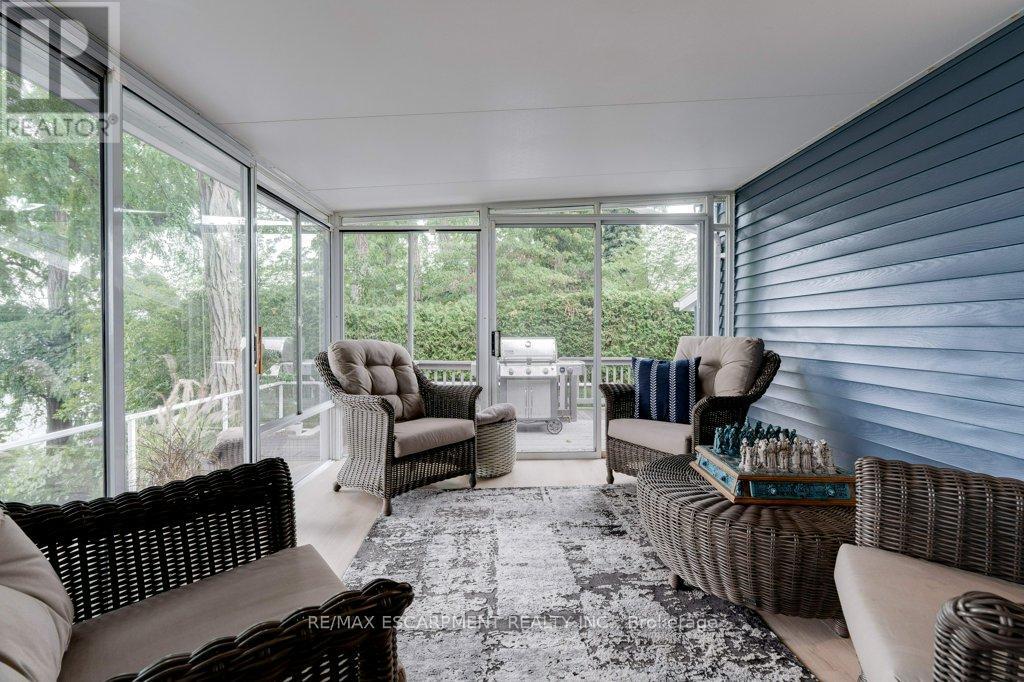Photo 30 of 636 West Oval Drive, Burlington ON