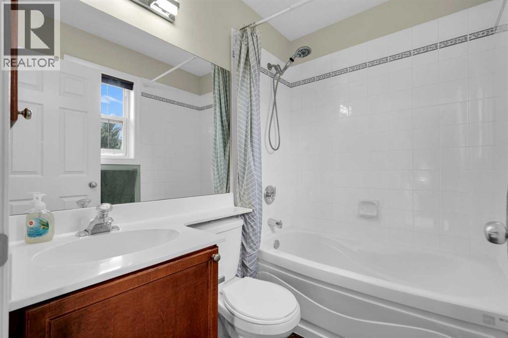 Photo 24 of 169 Crystal Shores Grove, Okotoks AB
