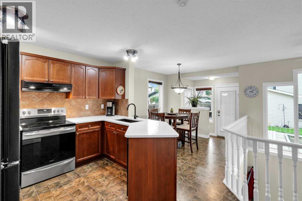 Photo 26 of 169 Crystal Shores Grove, Okotoks AB
