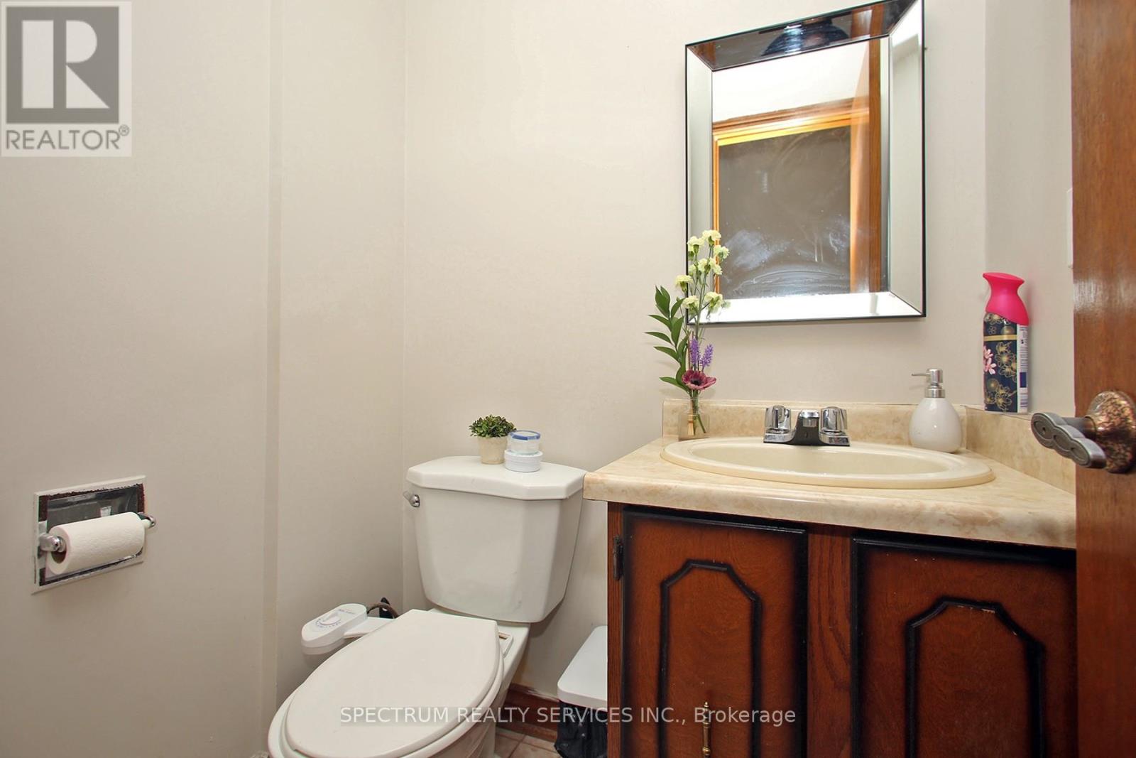 Photo 13 of 22 Kaiser Drive, Vaughan ON