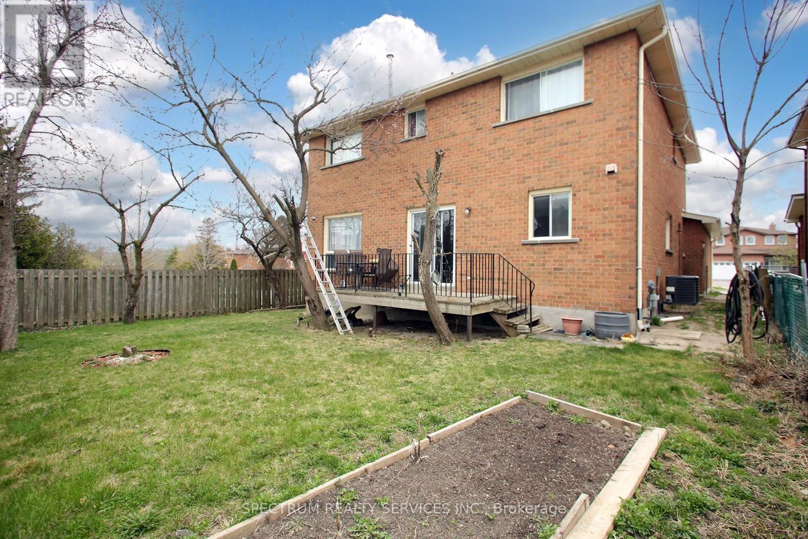 Photo 28 of 22 Kaiser Drive, Vaughan ON