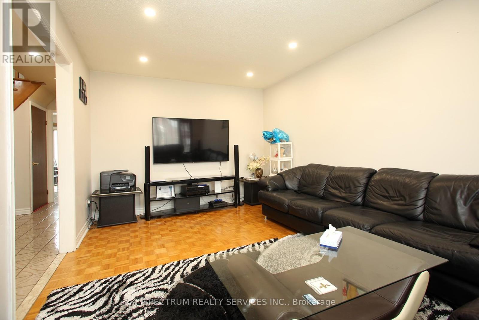 Photo 5 of 22 Kaiser Drive, Vaughan ON