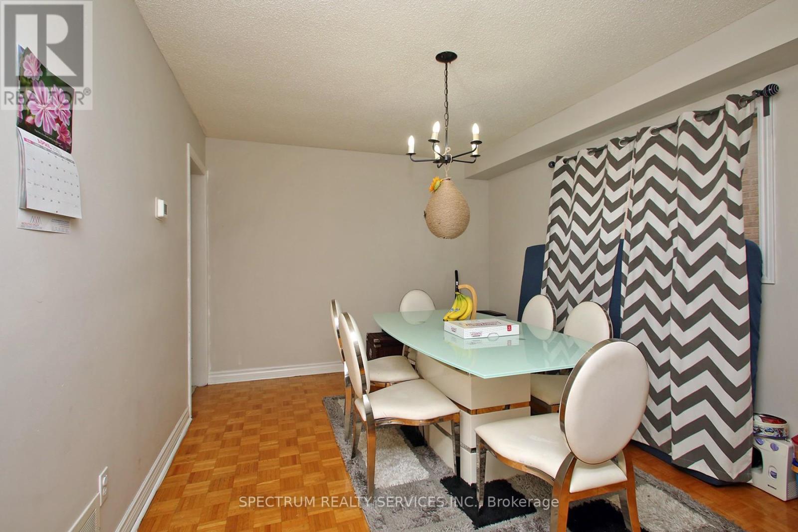 Photo 9 of 22 Kaiser Drive, Vaughan ON