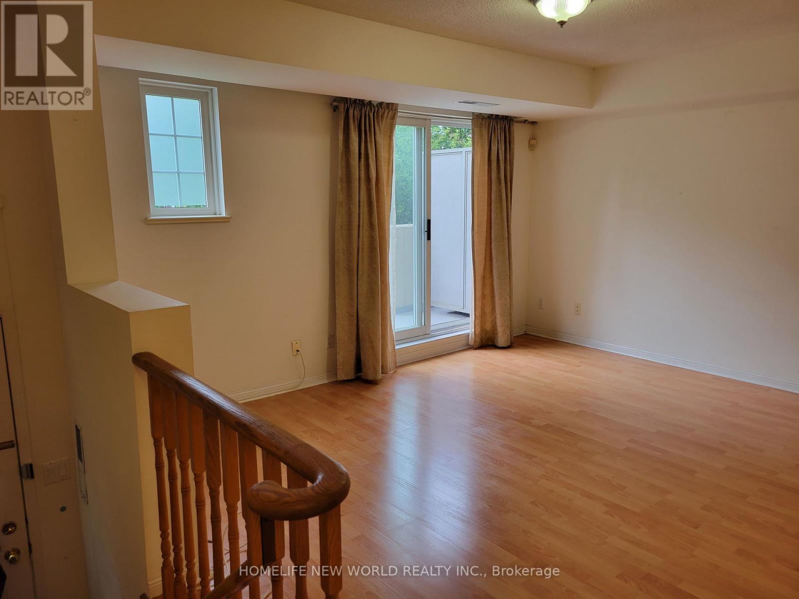 Photo 3 of 725 Grandview Way, Toronto ON