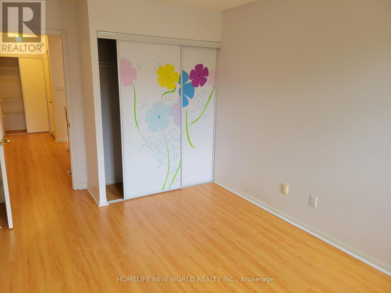 Photo 9 of 725 Grandview Way, Toronto ON