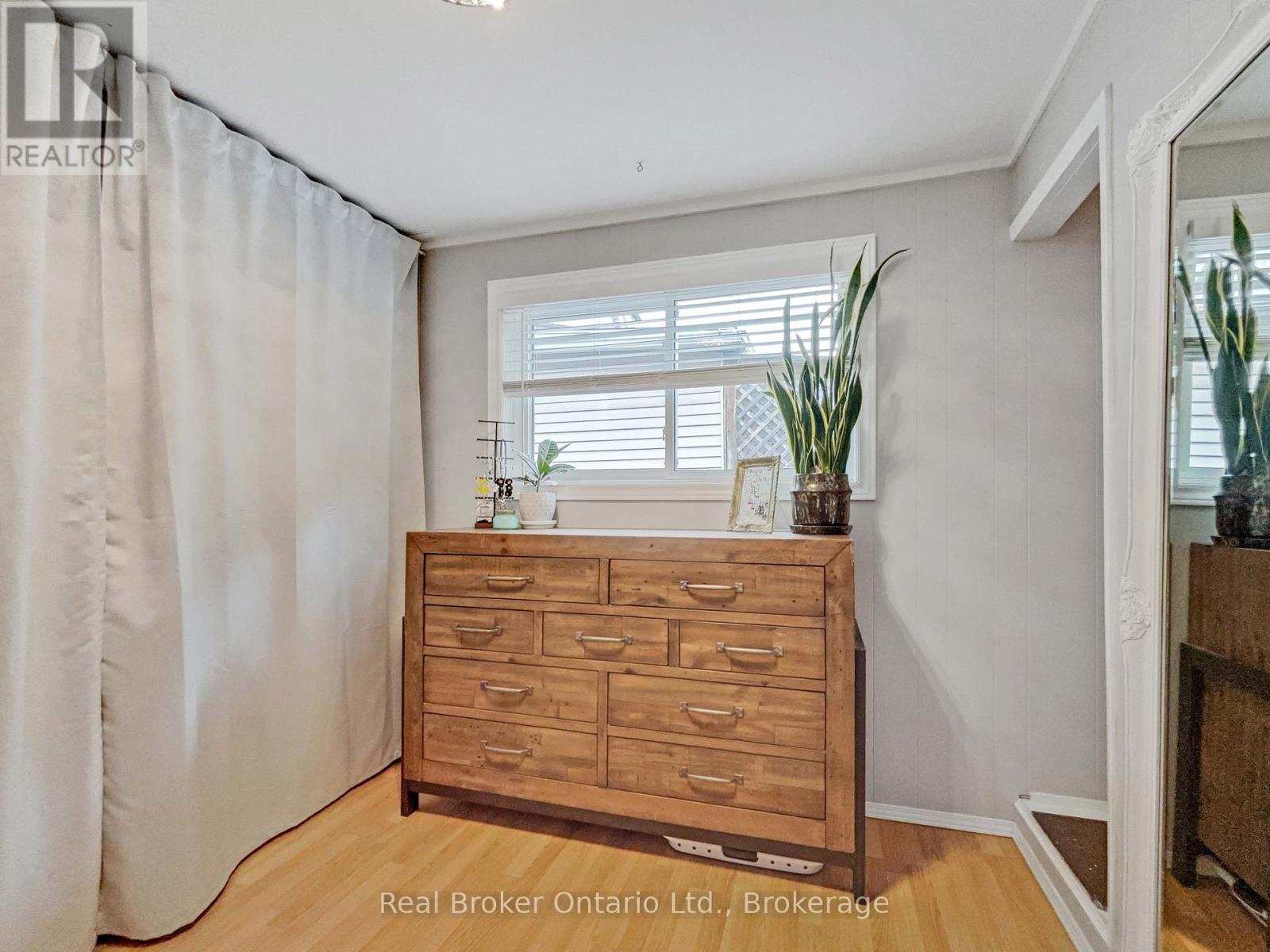 Photo 13 of 71 Harrison Avenue, Hamilton ON
