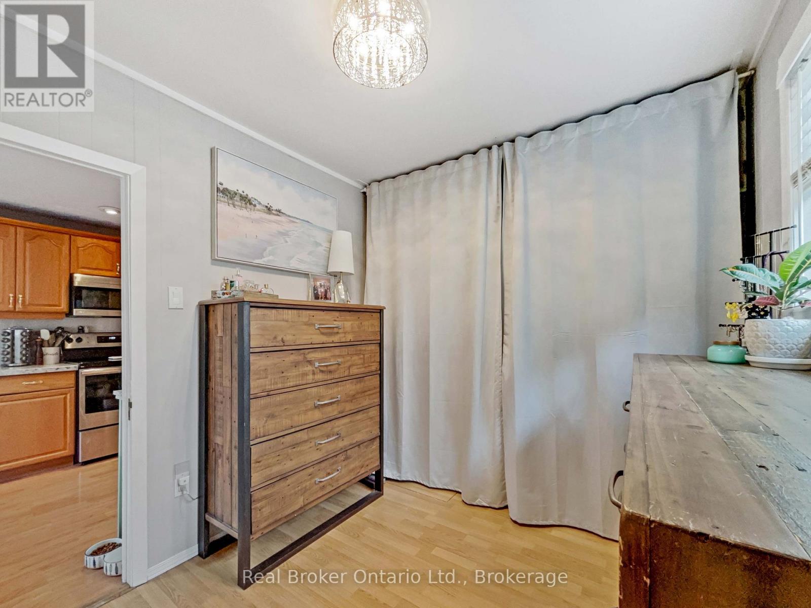 Photo 14 of 71 Harrison Avenue, Hamilton ON