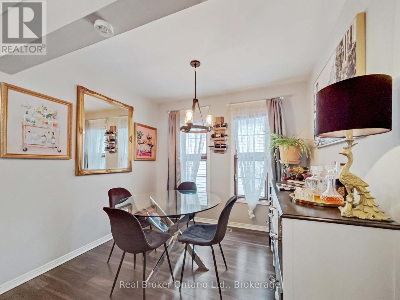 Photo 4 of 71 Harrison Avenue, Hamilton ON