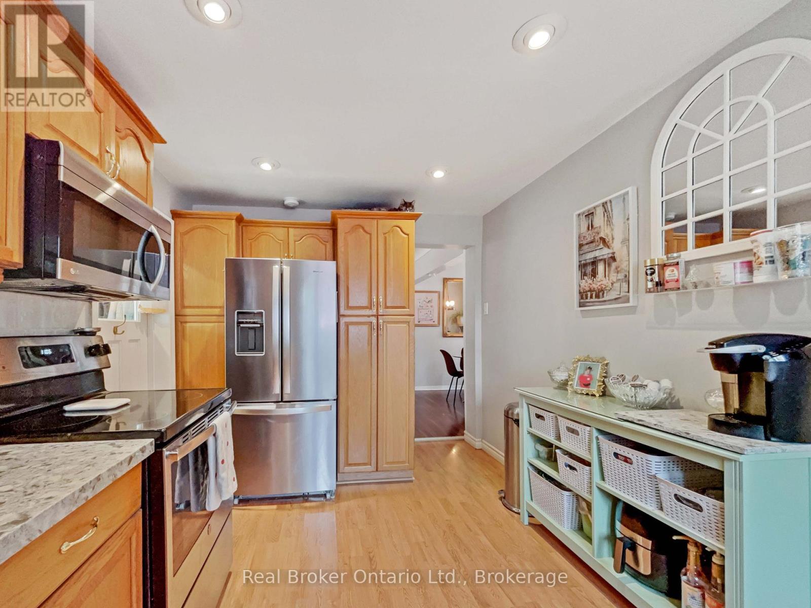 Photo 7 of 71 Harrison Avenue, Hamilton ON