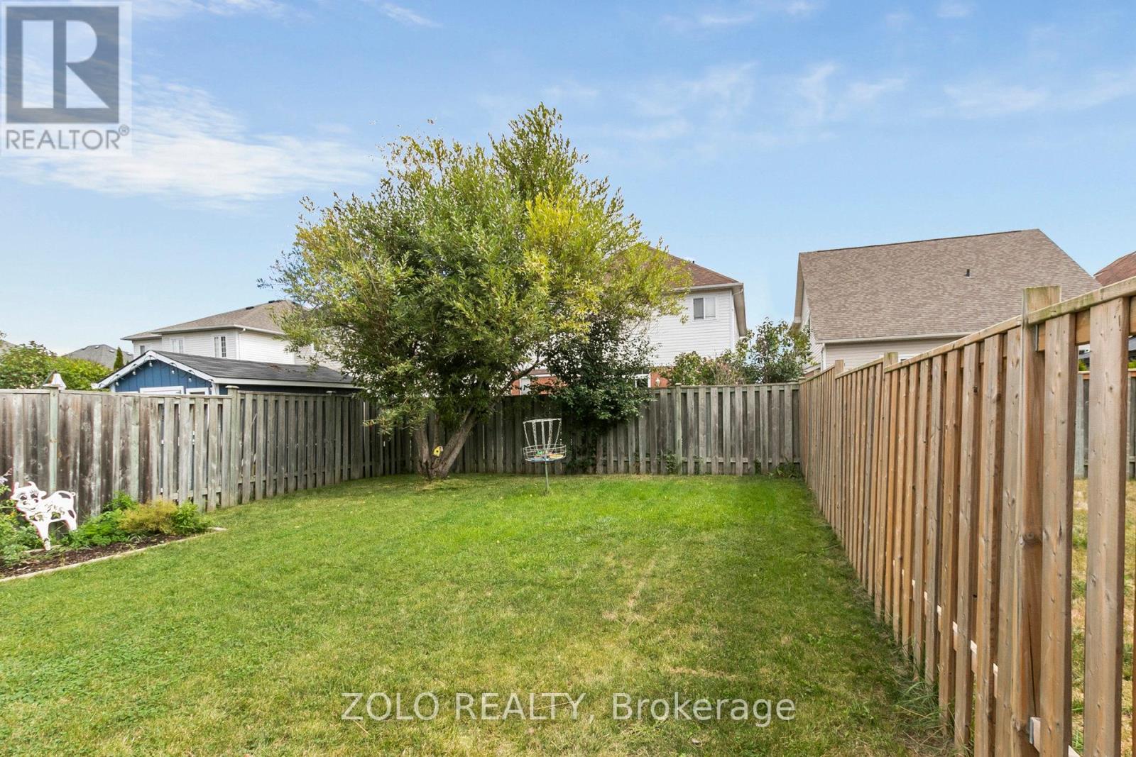 Photo 29 of 31 Channel Drive, Whitby ON