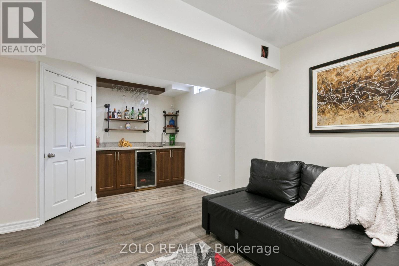 Photo 24 of 31 Channel Drive, Whitby ON