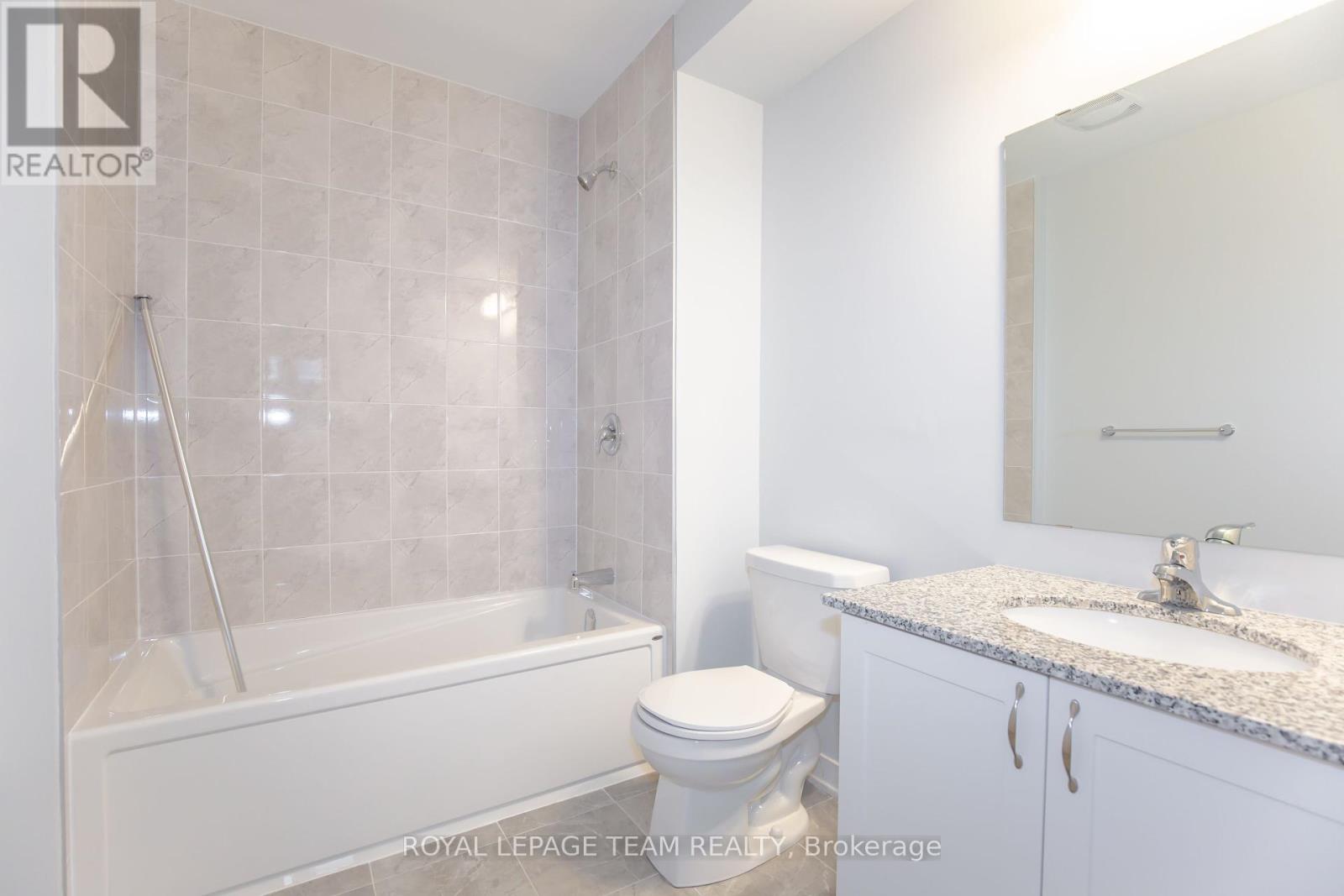 Photo 14 of 29 Stitch Mews N, Ottawa ON