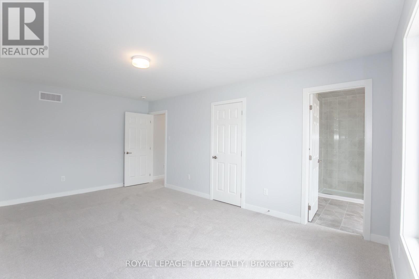 Photo 25 of 29 Stitch Mews N, Ottawa ON