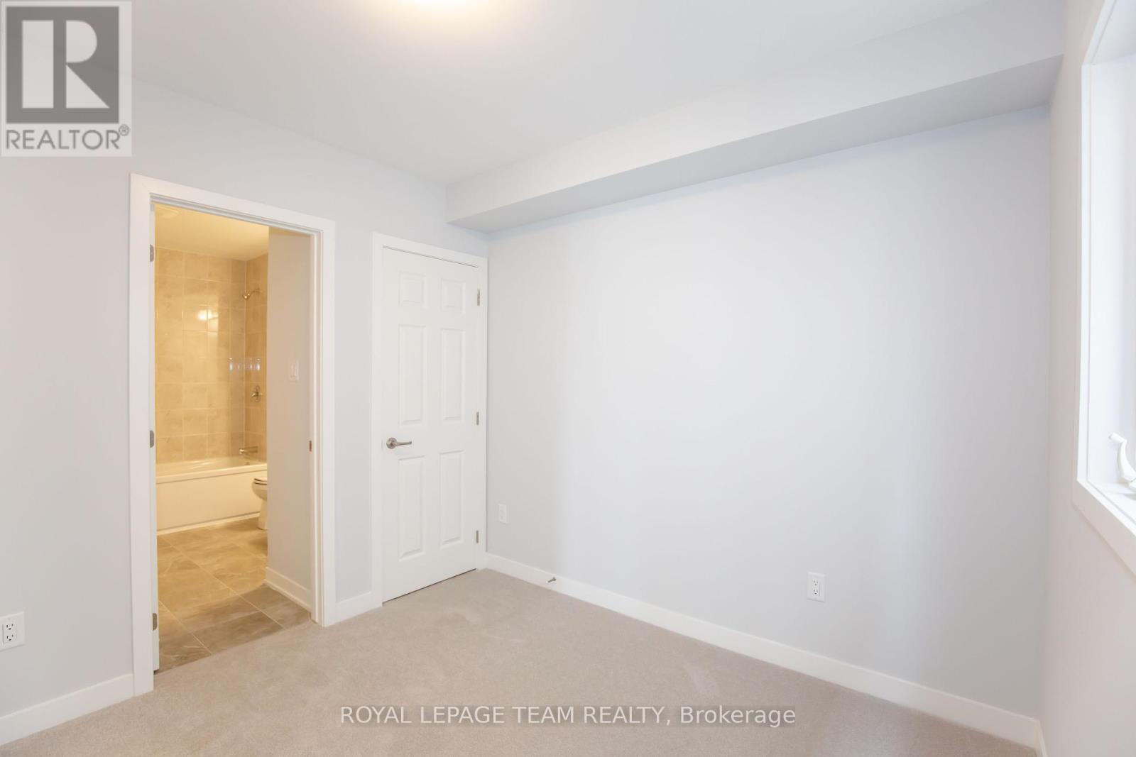 Photo 6 of 29 Stitch Mews N, Ottawa ON