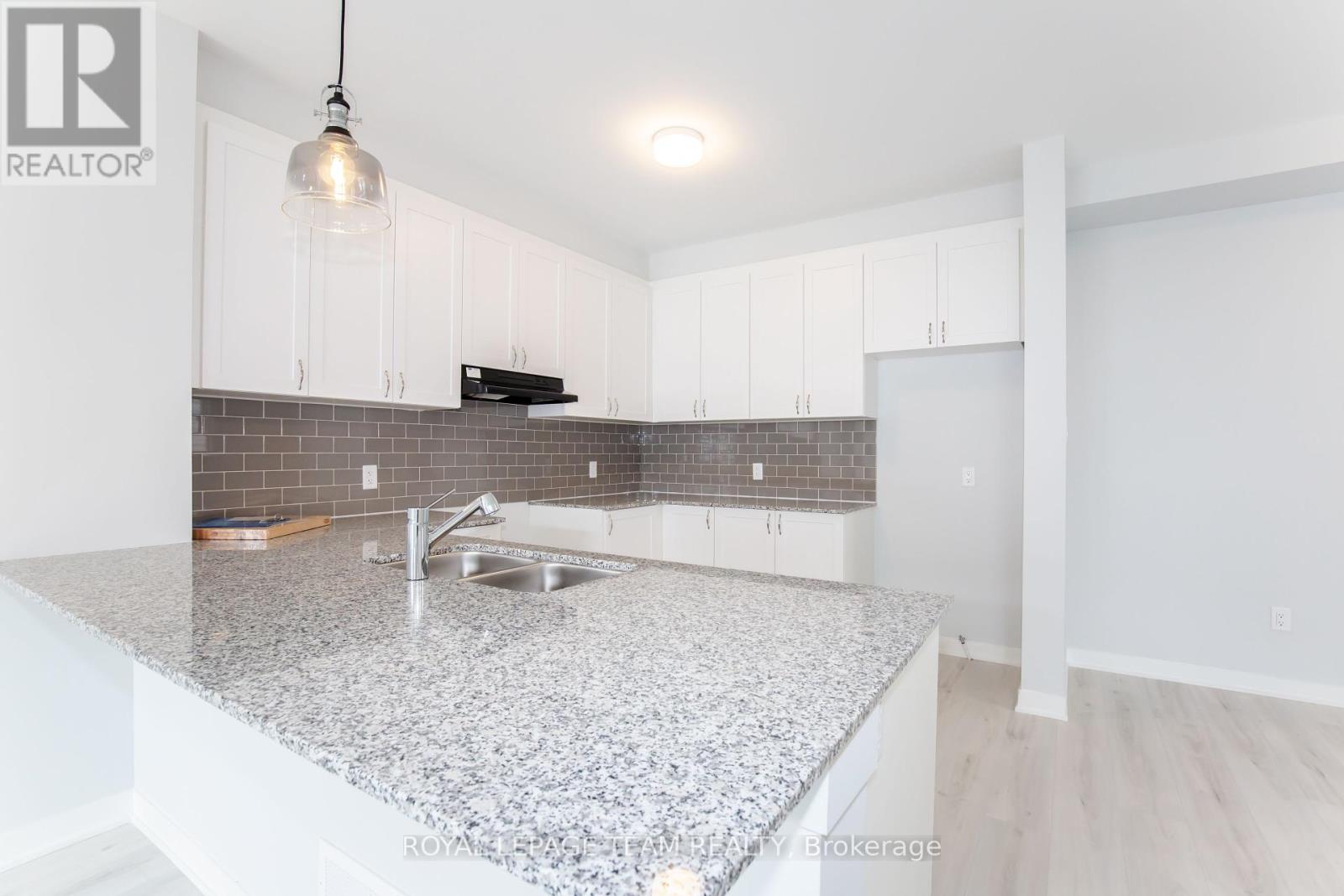 Photo 8 of 29 Stitch Mews N, Ottawa ON