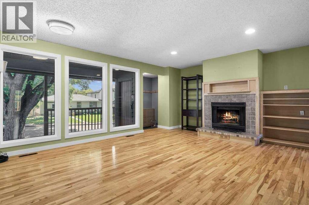 Photo 13 of 907 36 B Street Nw, Calgary AB