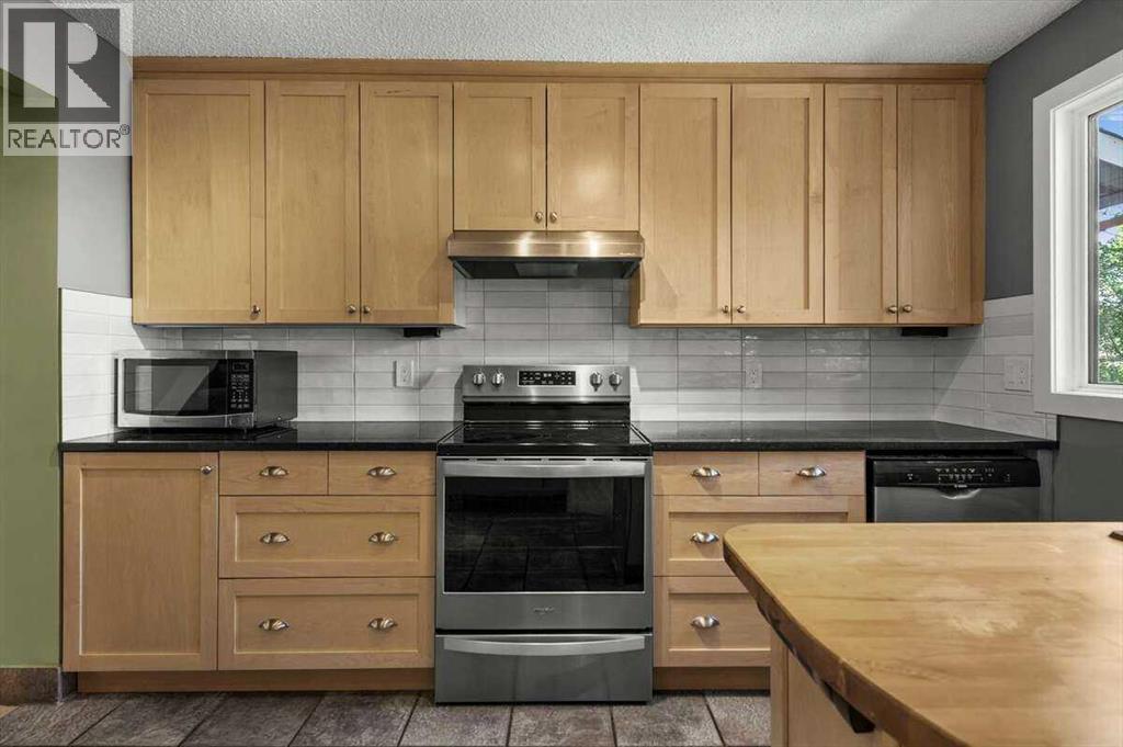 Photo 15 of 907 36 B Street Nw, Calgary AB