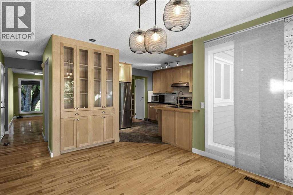 Photo 18 of 907 36 B Street Nw, Calgary AB