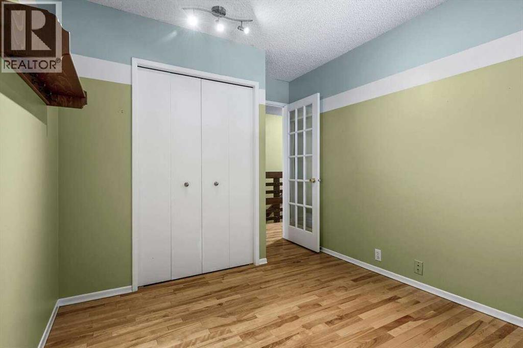 Photo 36 of 907 36 B Street Nw, Calgary AB