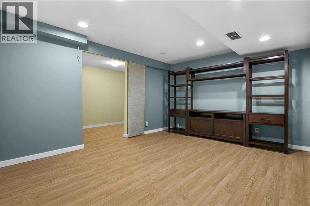 Photo 37 of 907 36 B Street Nw, Calgary AB