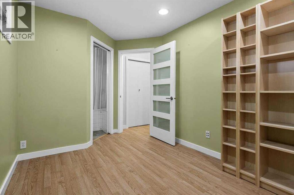 Photo 43 of 907 36 B Street Nw, Calgary AB