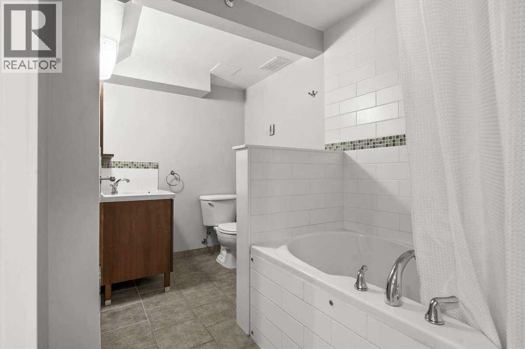Photo 44 of 907 36 B Street Nw, Calgary AB