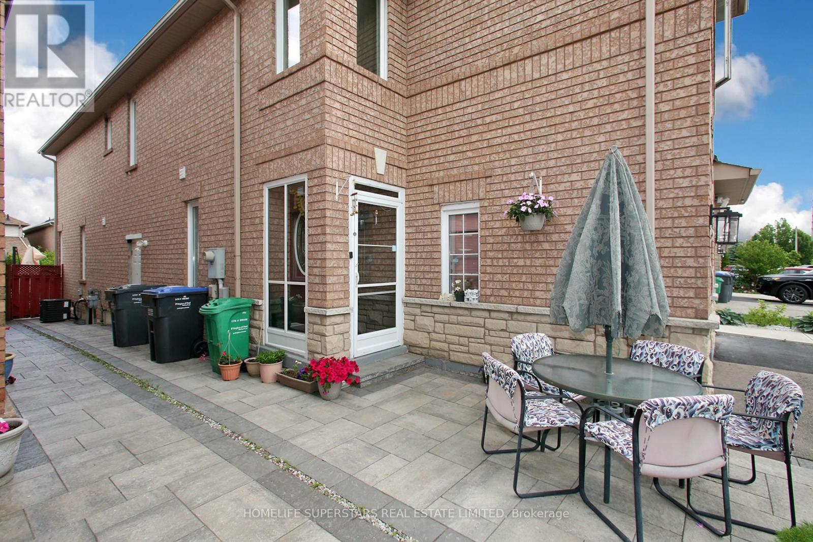Photo 2 of 1123 Foxglove Place, Mississauga ON