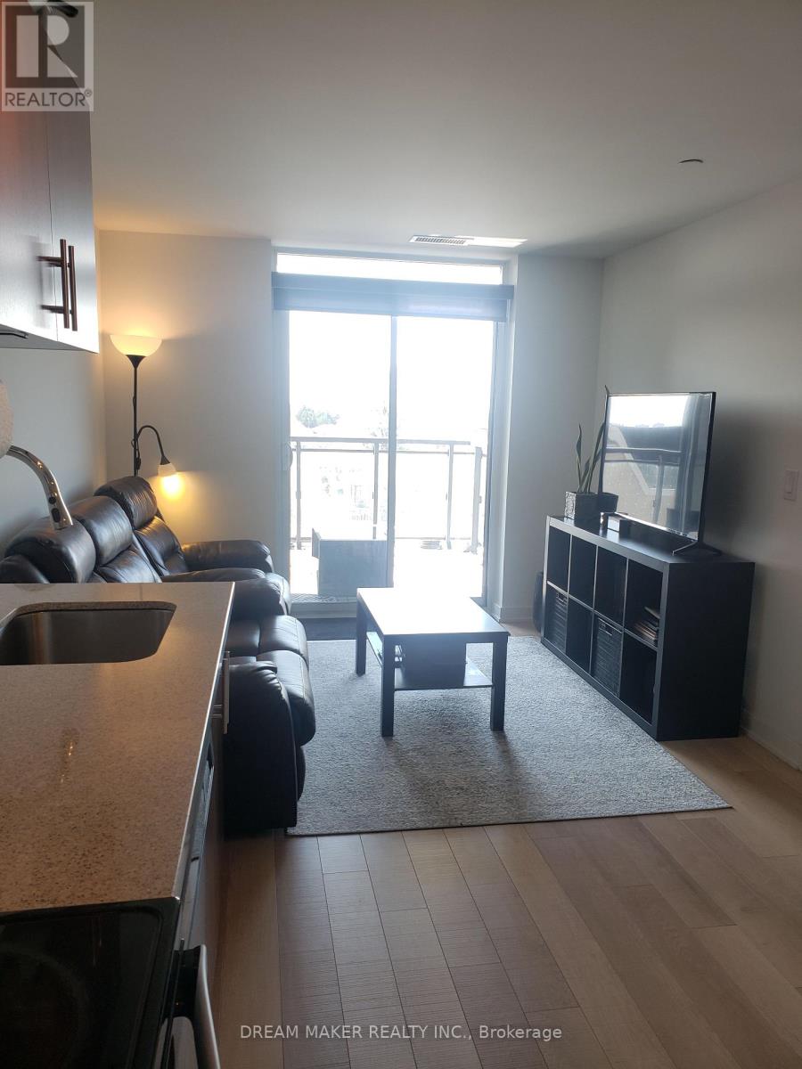 Photo 2 of 16 Mcadam Avenue, Toronto ON