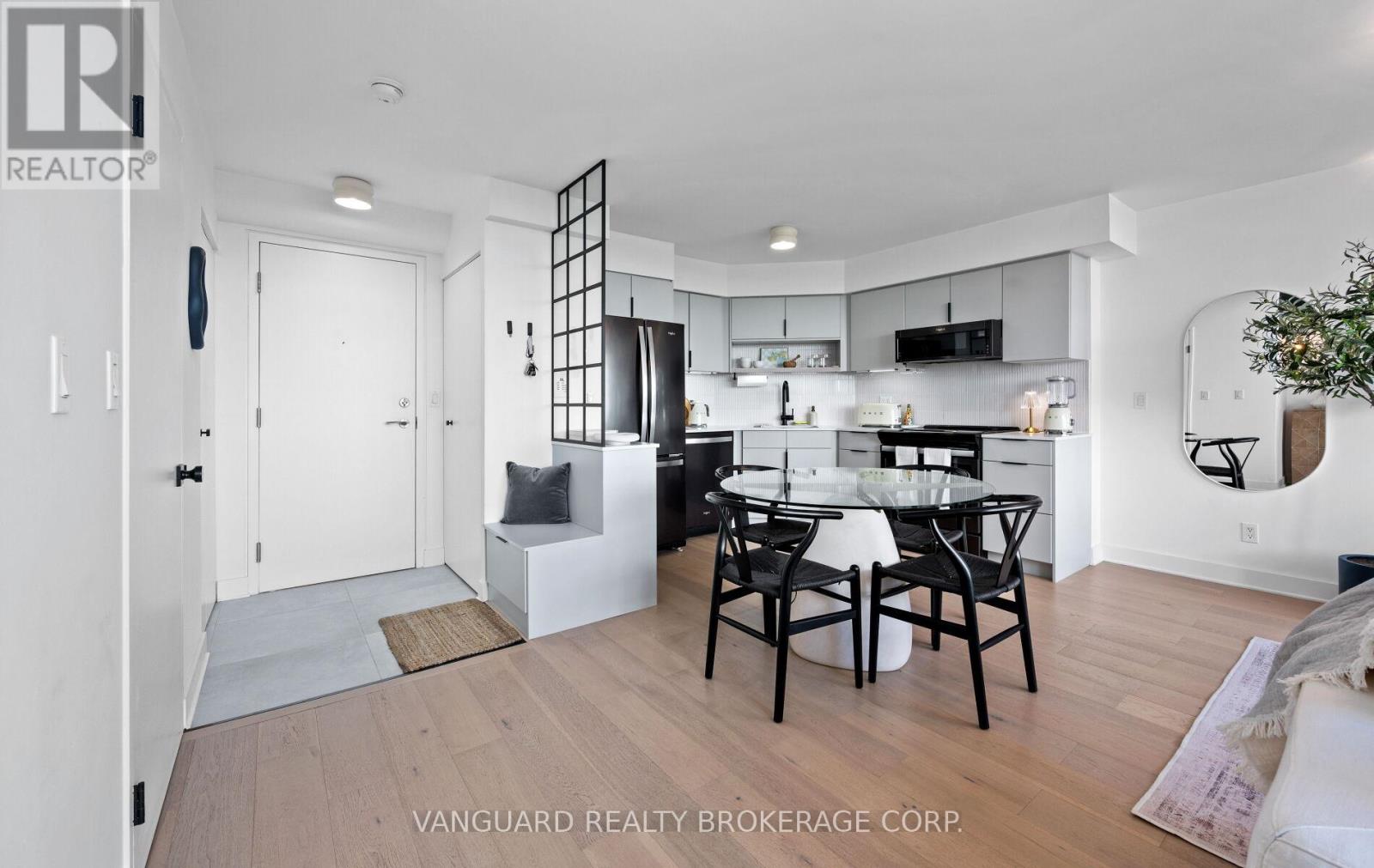Photo 32 of 619 250 Manitoba Street, Toronto ON