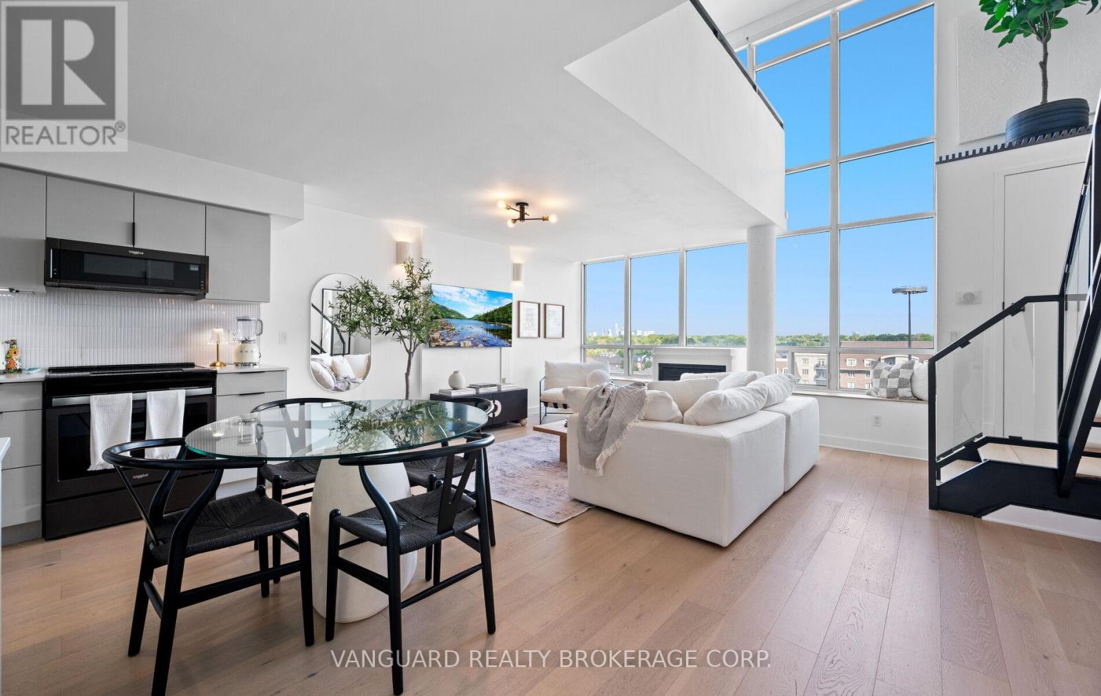 Photo 2 of 619 250 Manitoba Street, Toronto ON