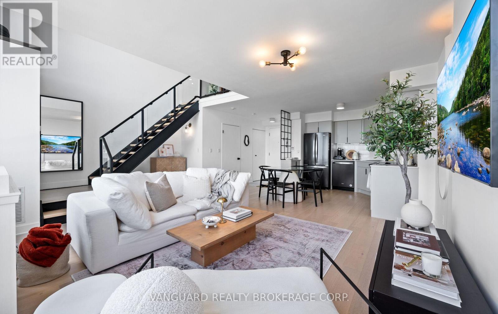 Photo 3 of 619 250 Manitoba Street, Toronto ON