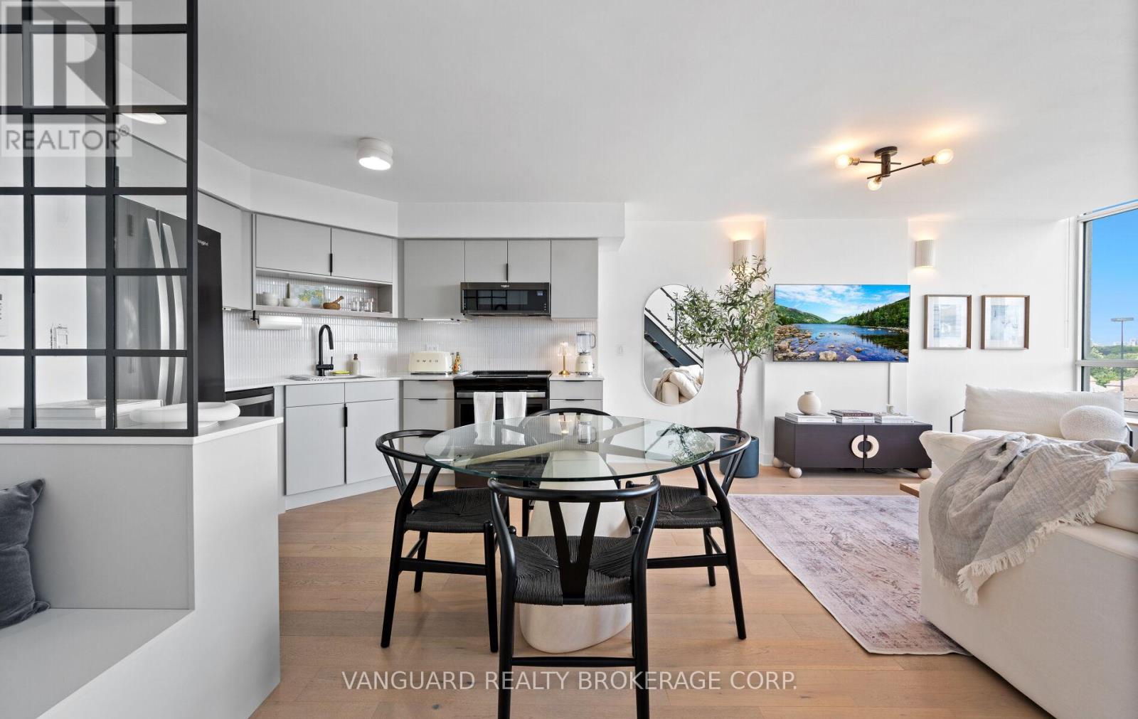 Photo 7 of 619 250 Manitoba Street, Toronto ON