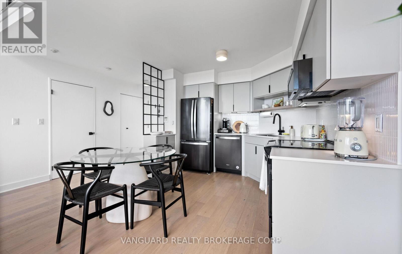 Photo 14 of 619 250 Manitoba Street, Toronto ON