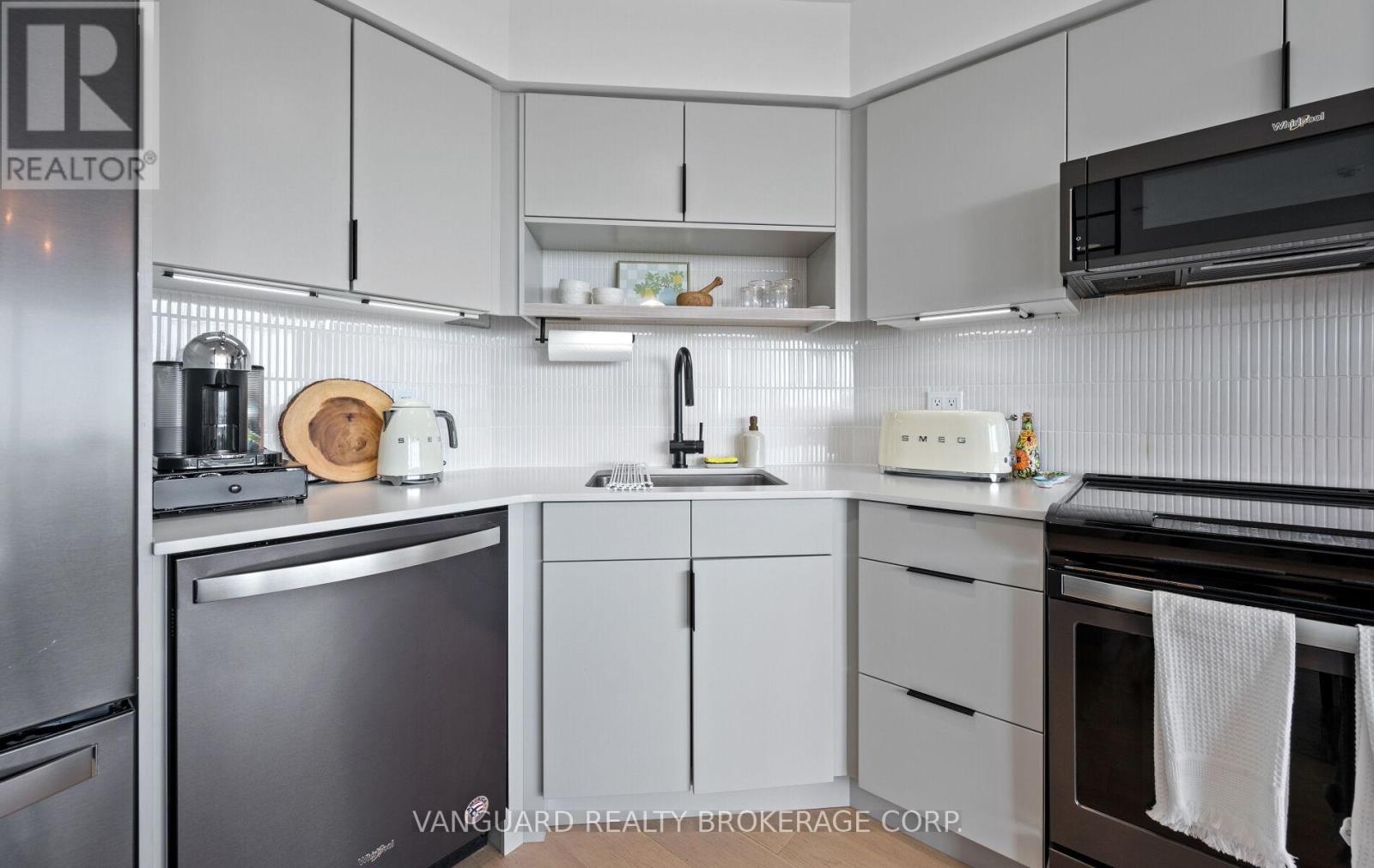 Photo 23 of 619 250 Manitoba Street, Toronto ON