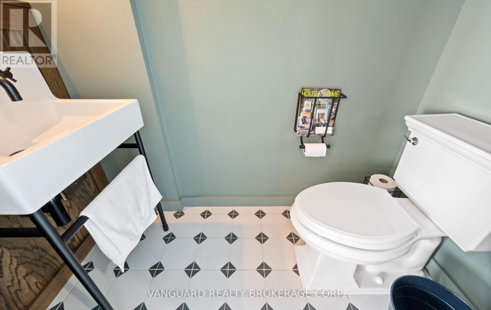 Photo 34 of 619 250 Manitoba Street, Toronto ON