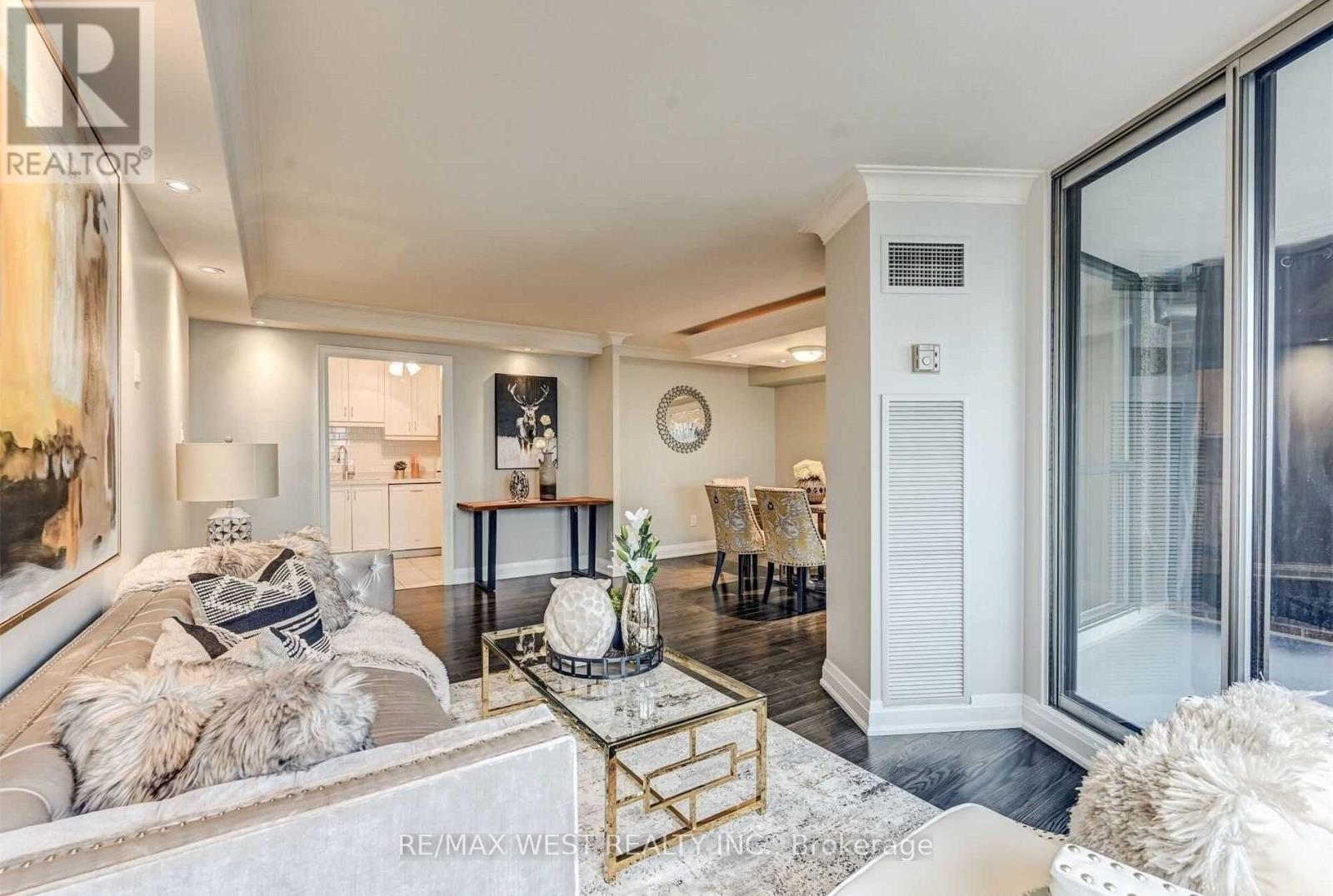 Photo 1 of 1203 1580 Mississauga Valley Boulevard, Mississauga ON
